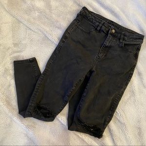 Black Ripped Knee AE Skinny Jeans
